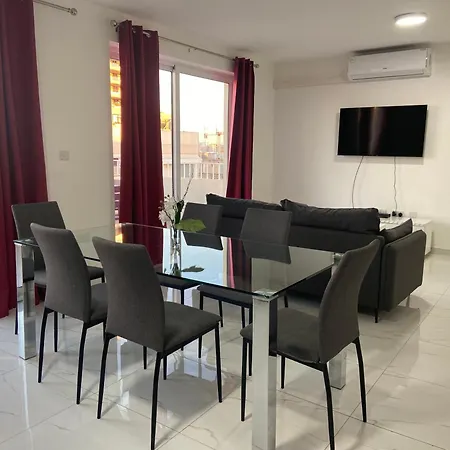 בית אירוח Jle Homes Gzira
