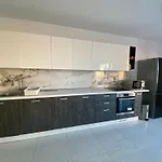 Δωμάτια σε οικογενειακή κατοικία Jle Homes Gzira