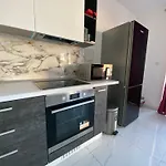 Δωμάτια σε οικογενειακή κατοικία Jle Homes