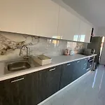 Δωμάτια σε οικογενειακή κατοικία Jle Homes Gzira