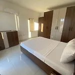 Δωμάτια σε οικογενειακή κατοικία Jle Homes Gzira